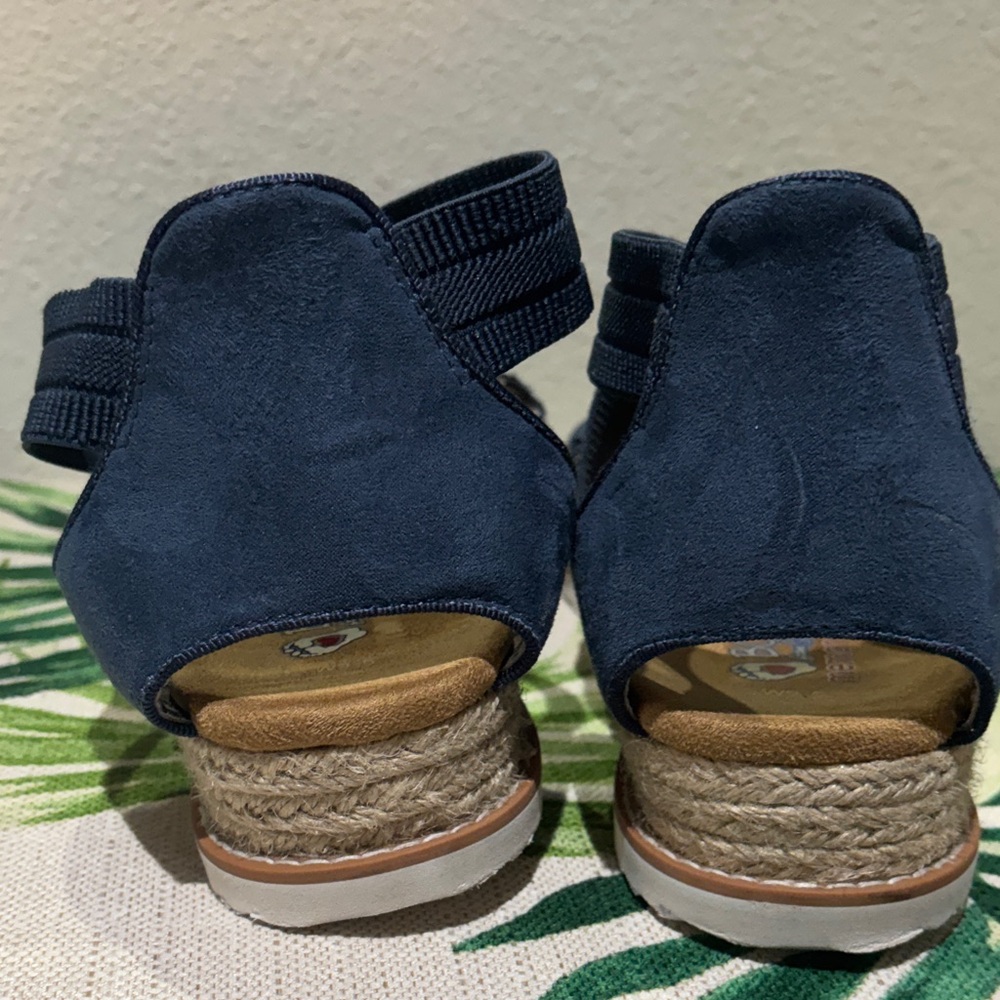 Women's Navy Sandals - Picture 4 of 4